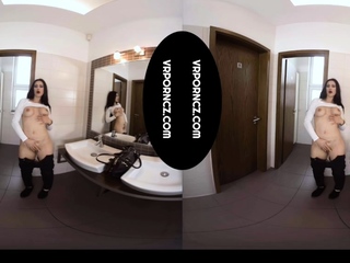 VR - Meeting in bathroom