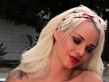 Petite teen Elsa Jean outdoor striptease