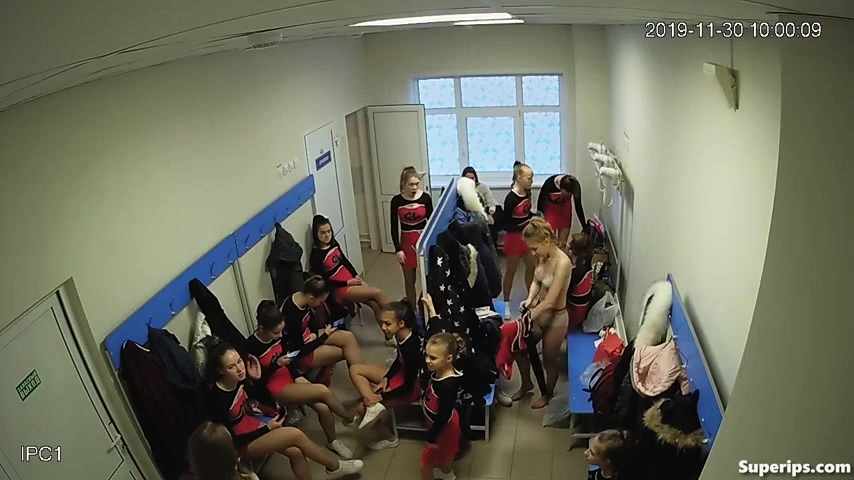 IPCAM - American teenage cheerleaders change cloth
