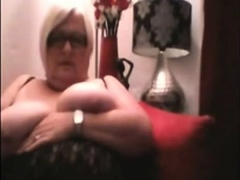 Mature BBW dildoes on camera