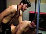 Submissive Carter Collins Enjoys Bareback From Oliver Marx